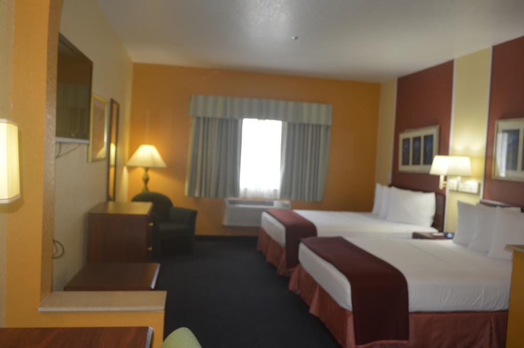 Howard Johnson By Wyndham San Antonio Hotel & Suites Bagian luar foto