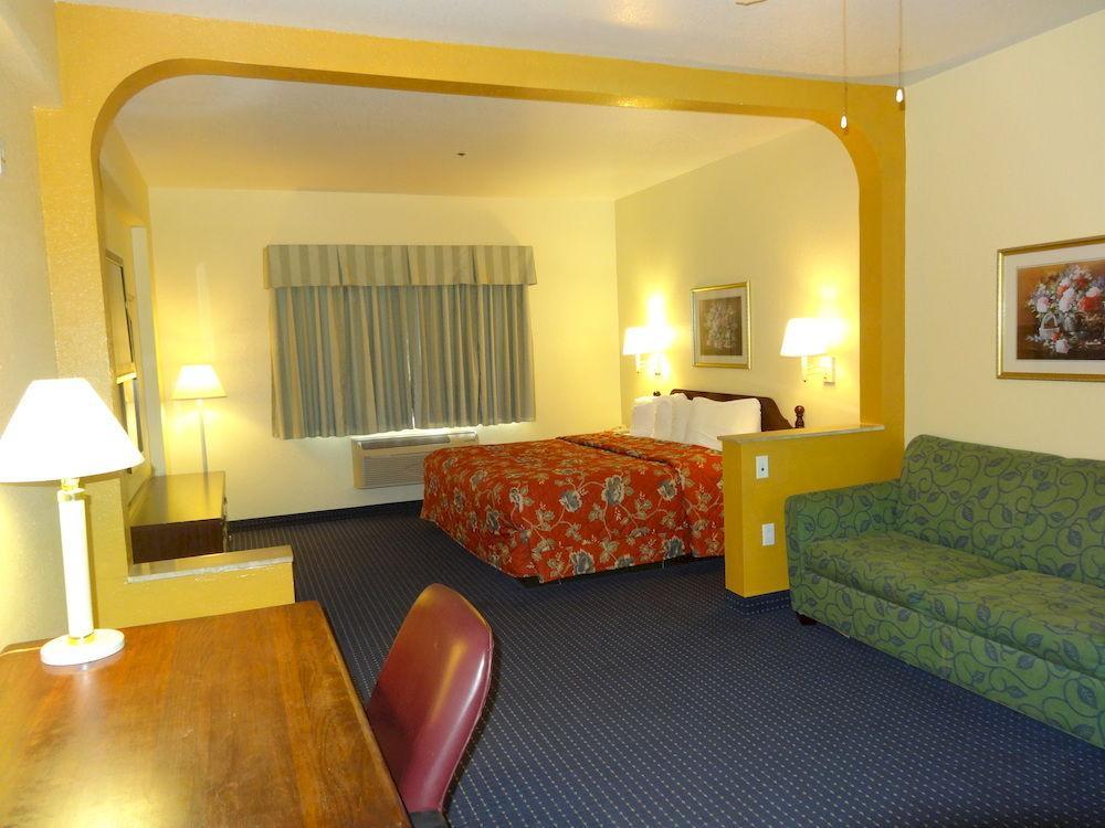 Howard Johnson By Wyndham San Antonio Hotel & Suites Bagian luar foto